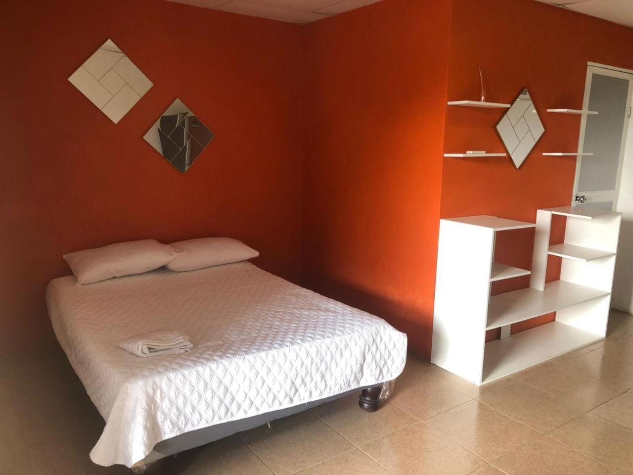 Hosteria Del Puerto Puerto López Esterno foto